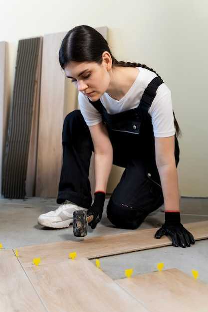 Процесс укладки ПВХ плитки