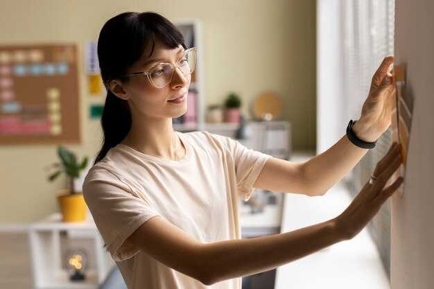 Технология мытья натяжных потолков