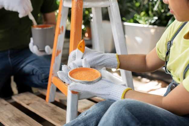 Подготовка и нанесение краски на дерево