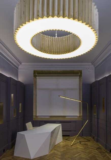 Подбор люстры для натяжного потолка