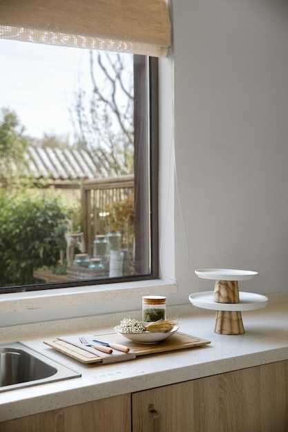 Декор и функционал: как сделать стол-подоконник вашей гордостью