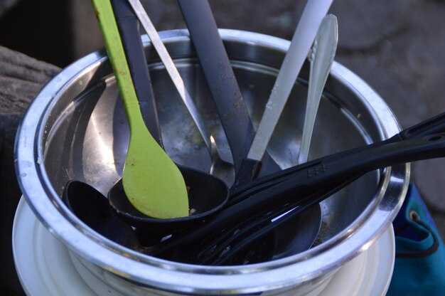 Алкидная эмаль для металла — что это и как выбрать лучший вариант