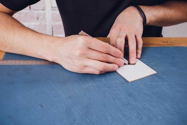 Как правильно клеить линолеум между собой — пошаговое руководство и советы